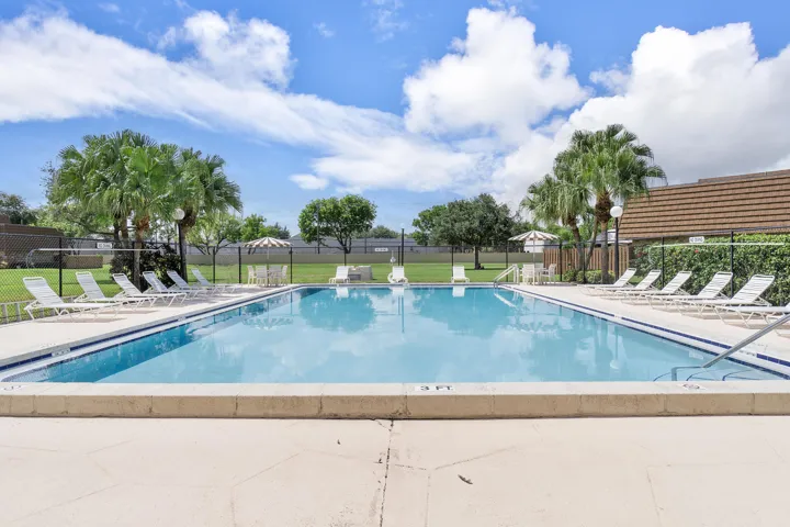 2596 Lakeview Court_054
