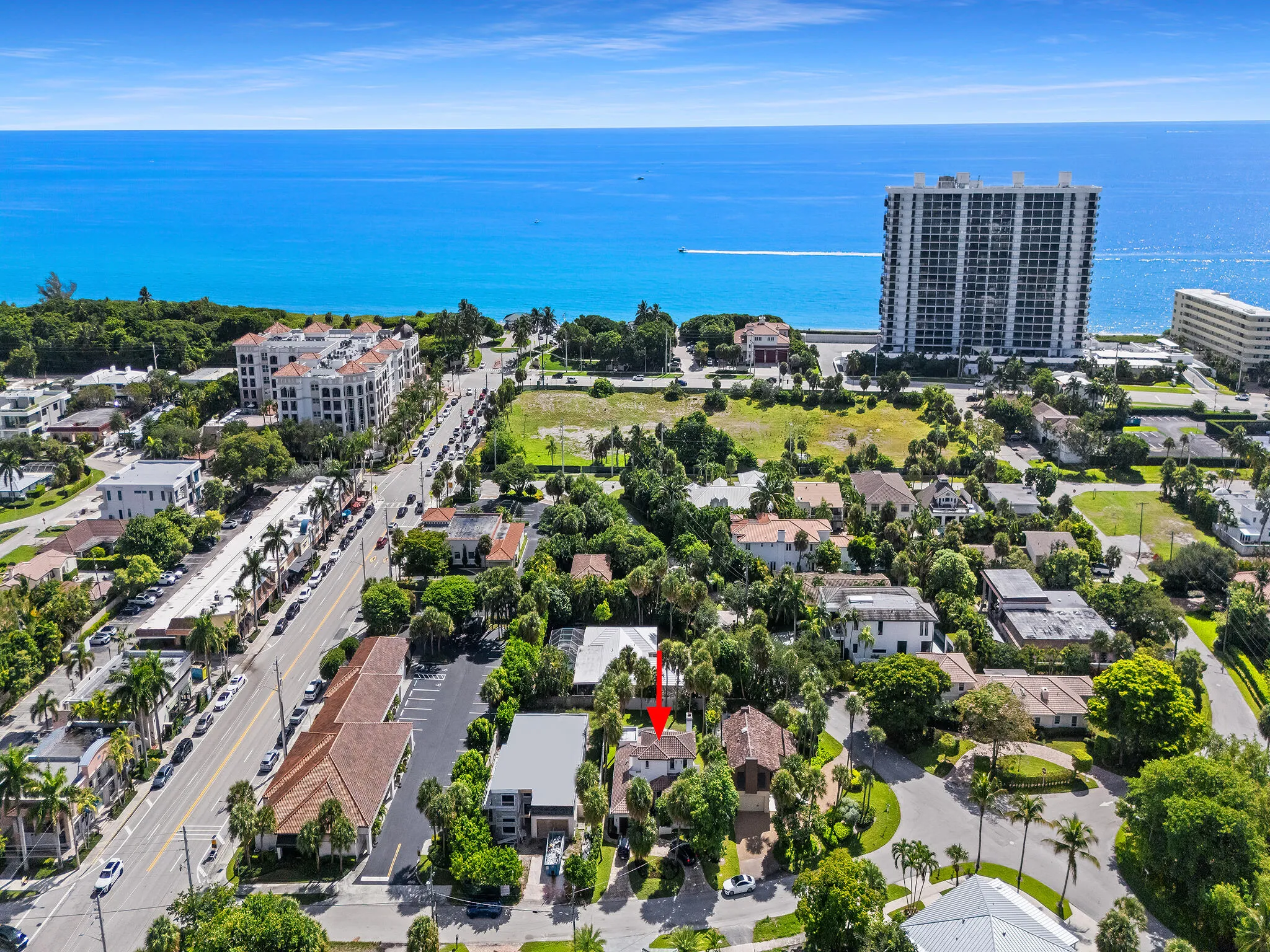 Walking distance to shops and Restaurants, as well as the various bodies of water.
