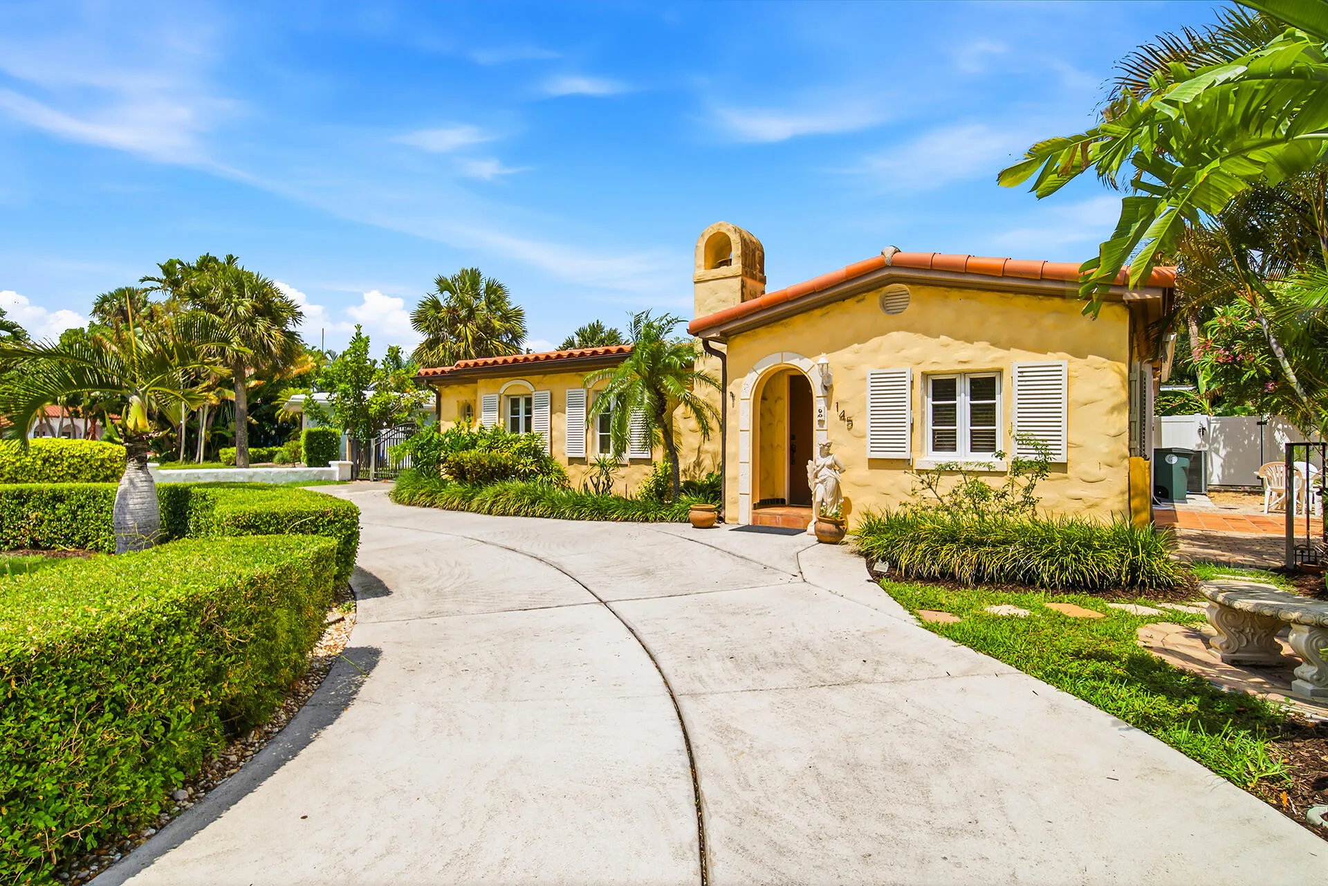 145-NE-SPANISH-COURT-33432-002
