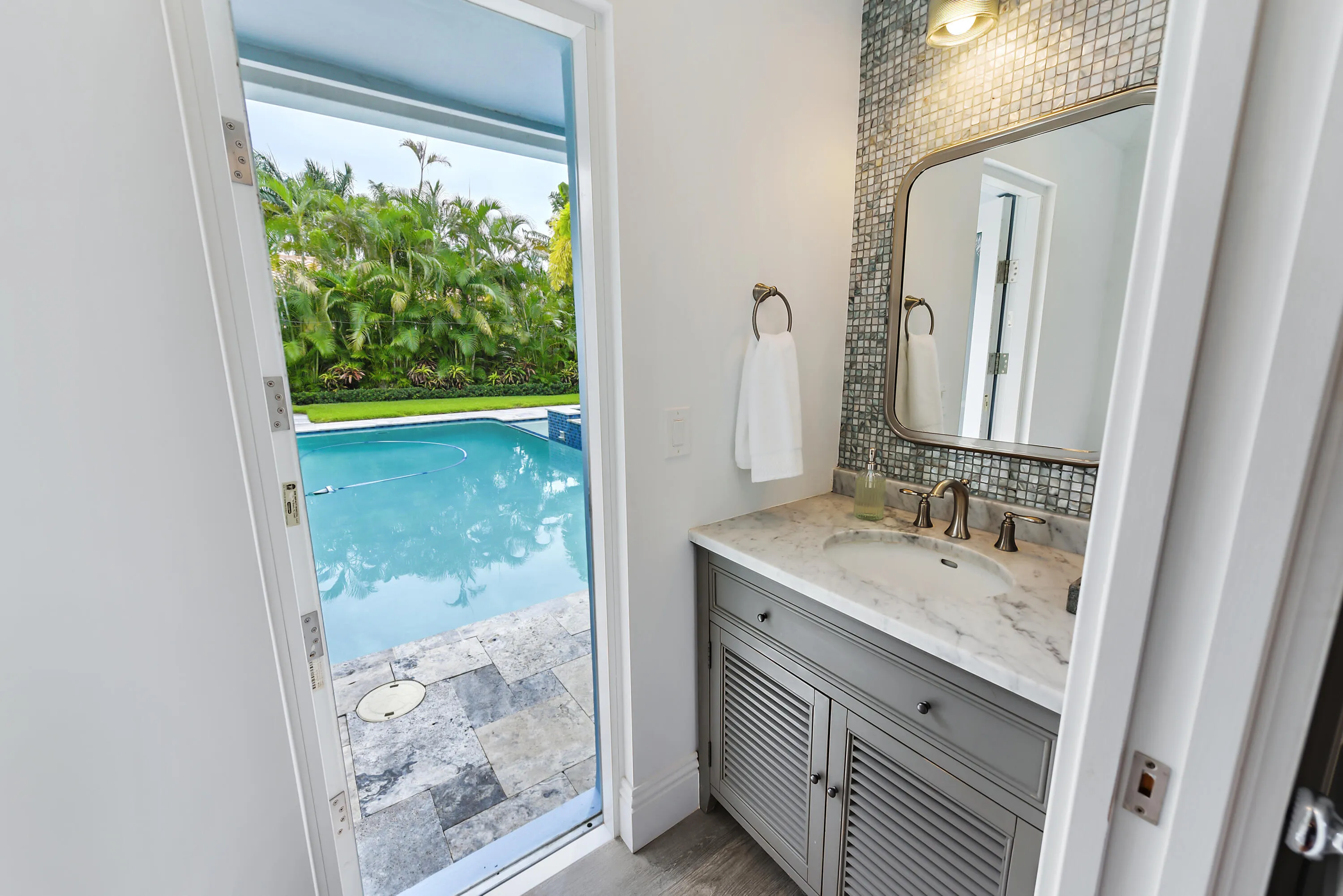 Cabana 1/2 Bath
