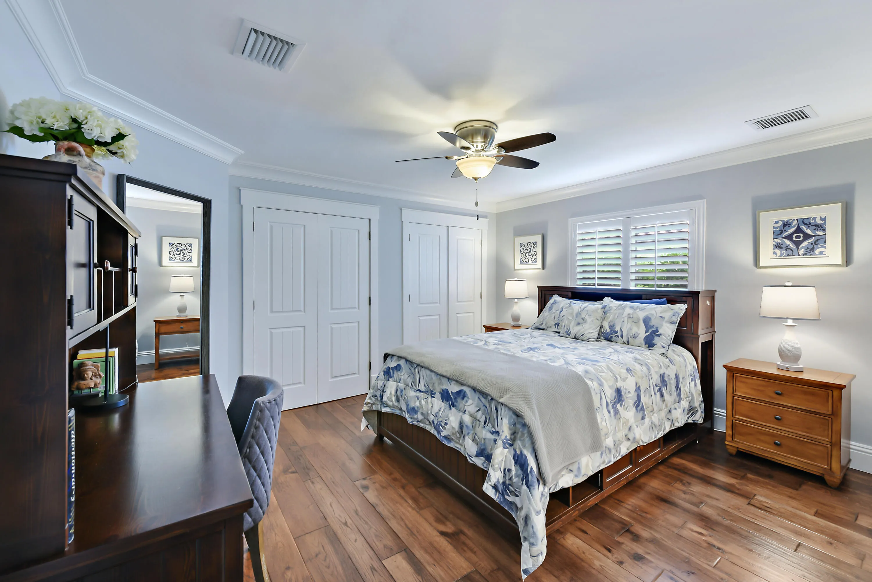 Bedroom 2 Queen