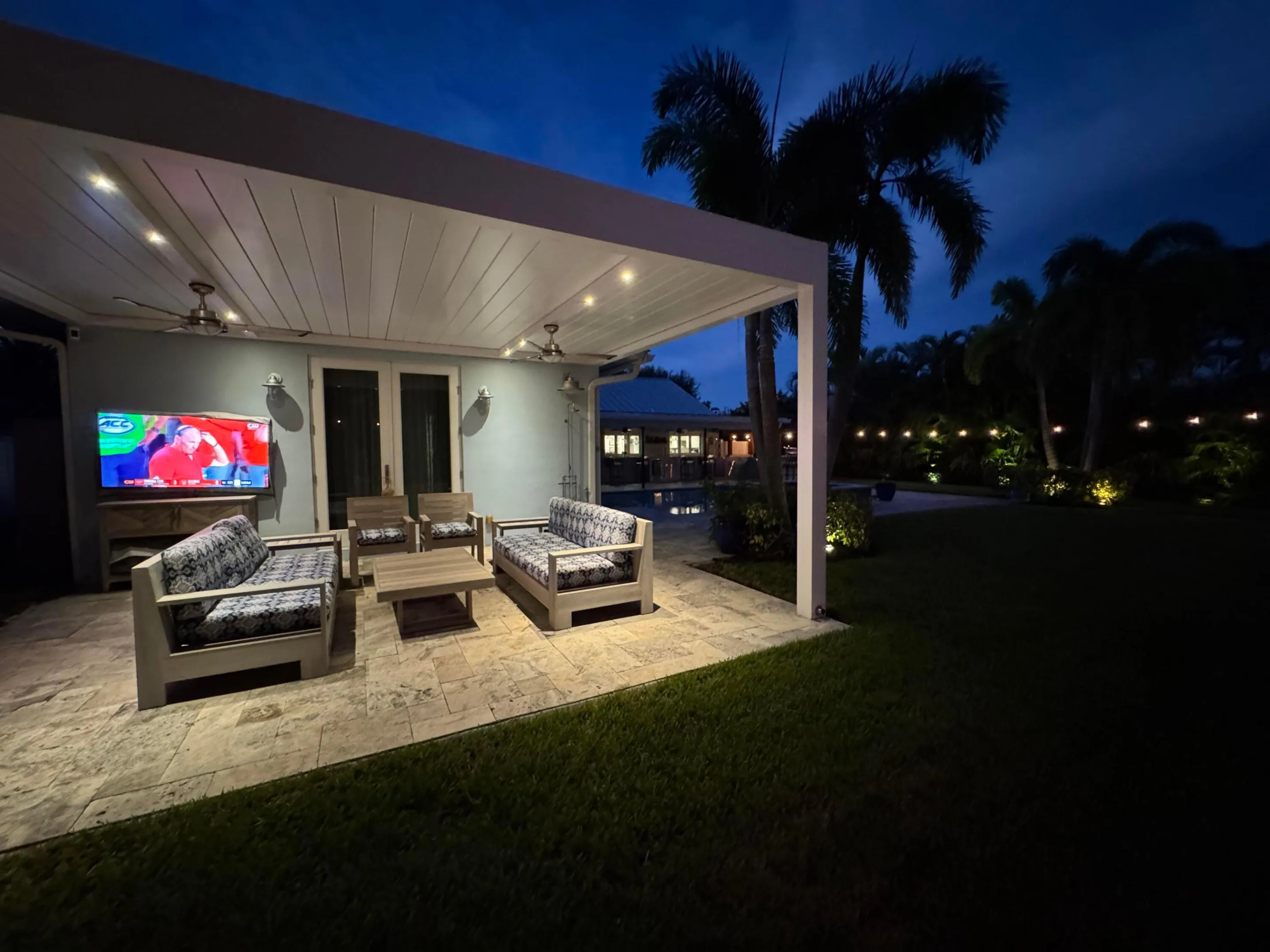 Pergola Night