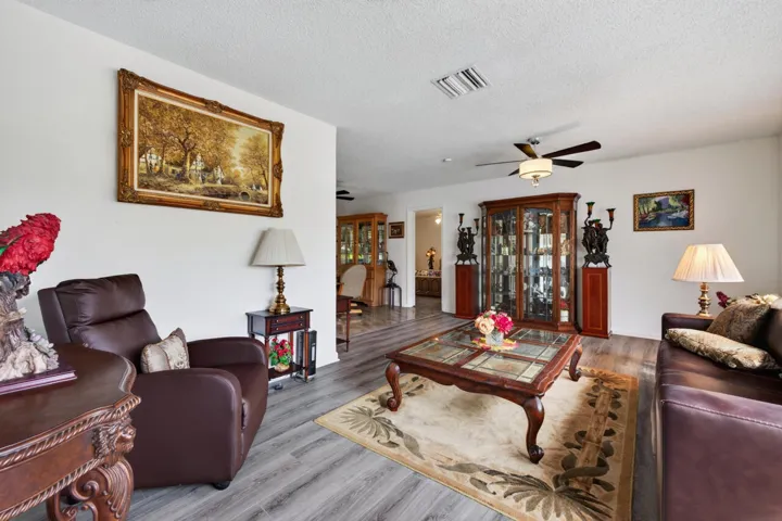 2156 SE Harlow St-005