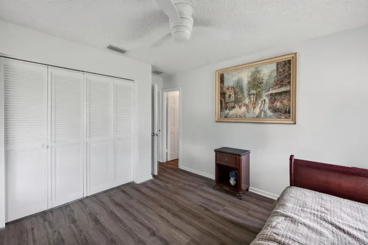 2156 SE Harlow St-021