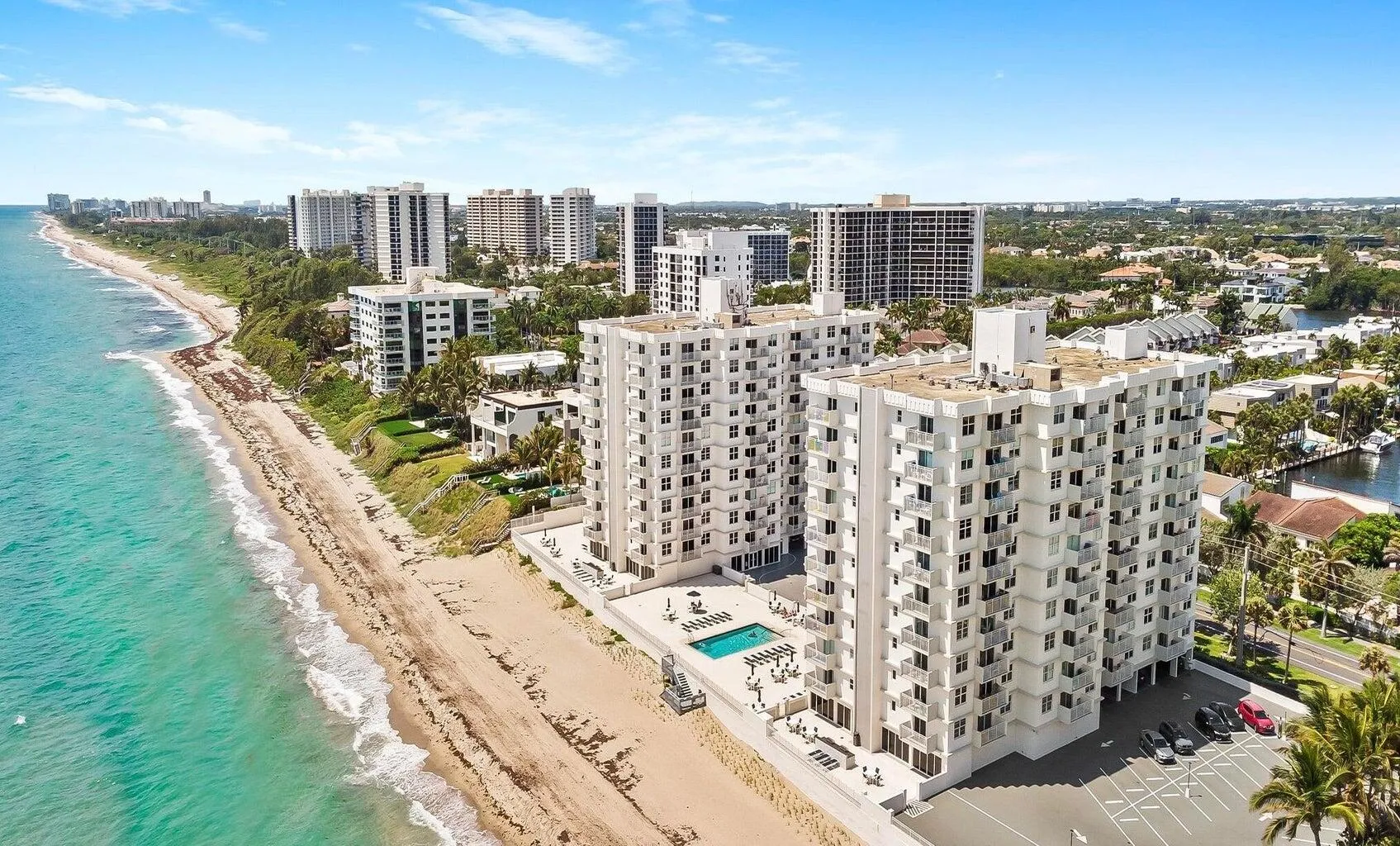 45 Ocean is Directly on the sand!