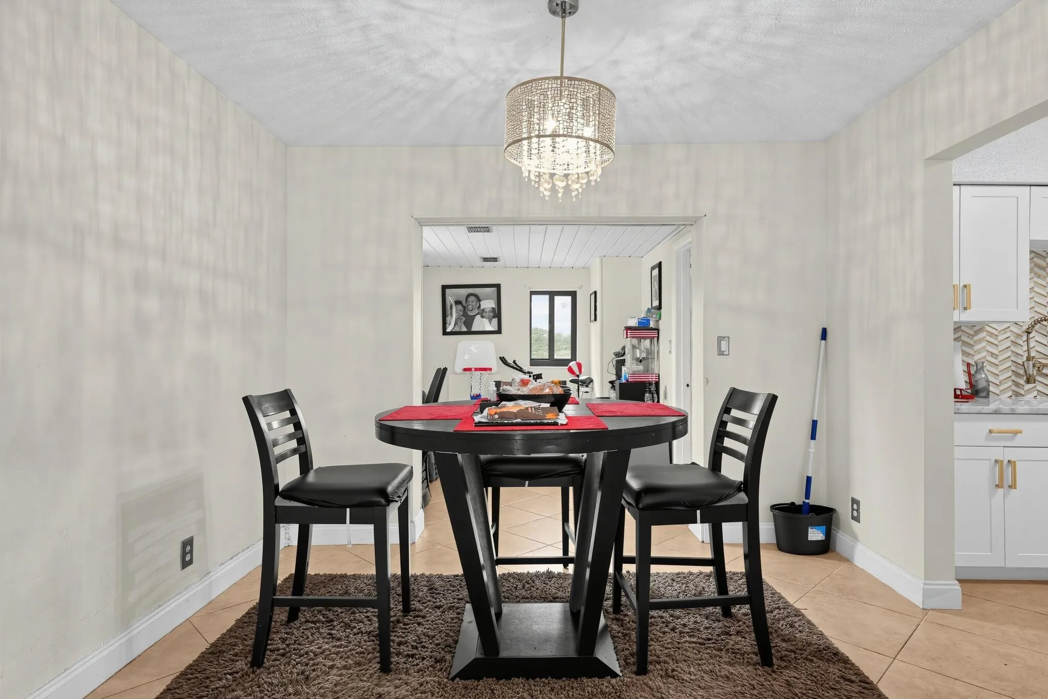 16_761_NW_65th_Ave-Dining_room-6786