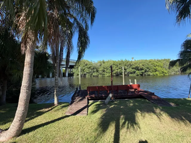 DOCK