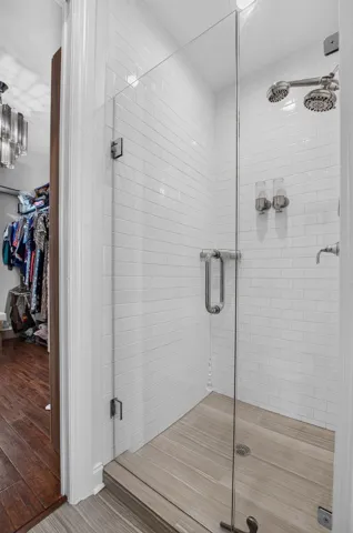 WALK IN SHOWER