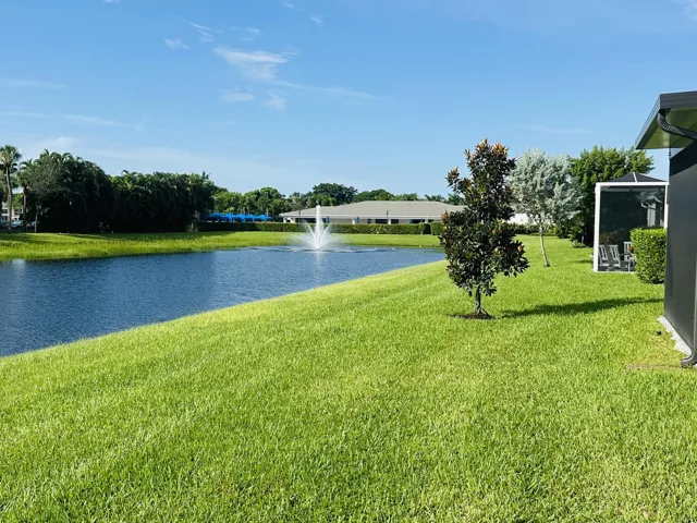 backyard with view of the fountain and clubhouse