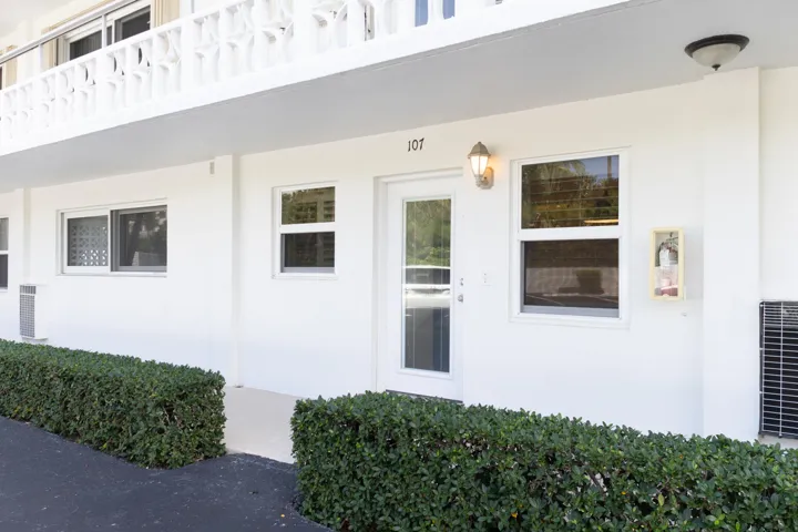 139 Sunrise Ave., 107