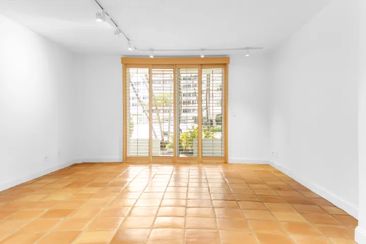 139 Sunrise Ave., 107