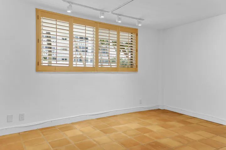 139 Sunrise Ave., 107