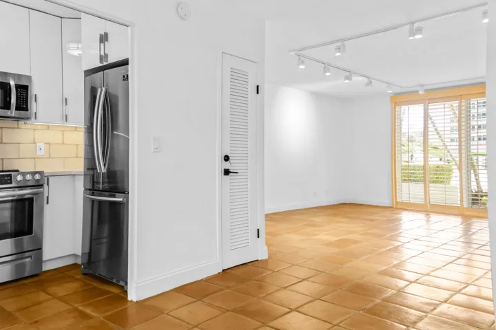 139 Sunrise Ave., 107