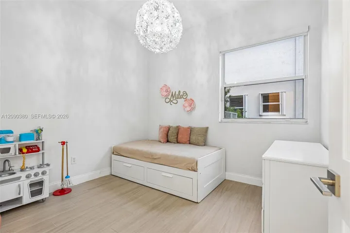 2nd bedroom