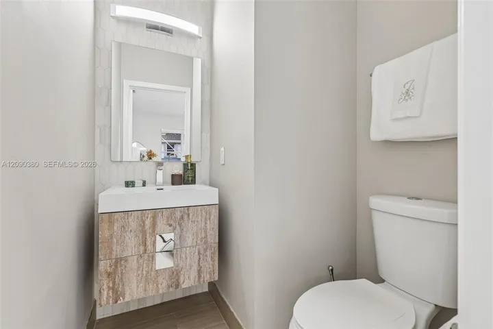 1/2 bath