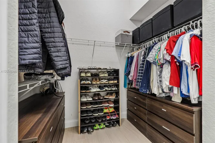 Walk in closet