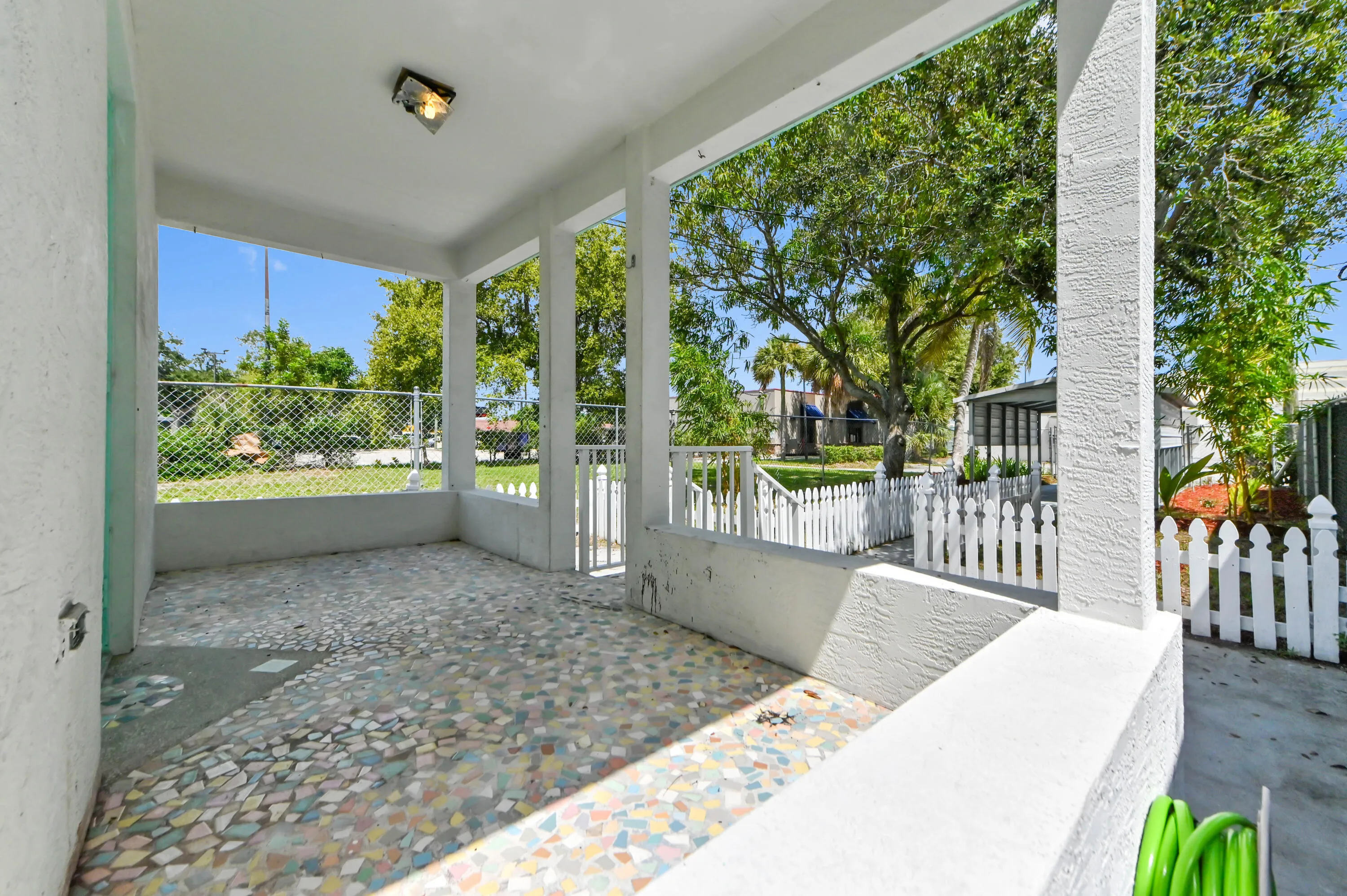 21 patio 02