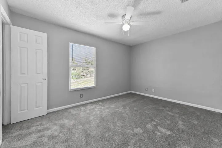 16 bedroom 01