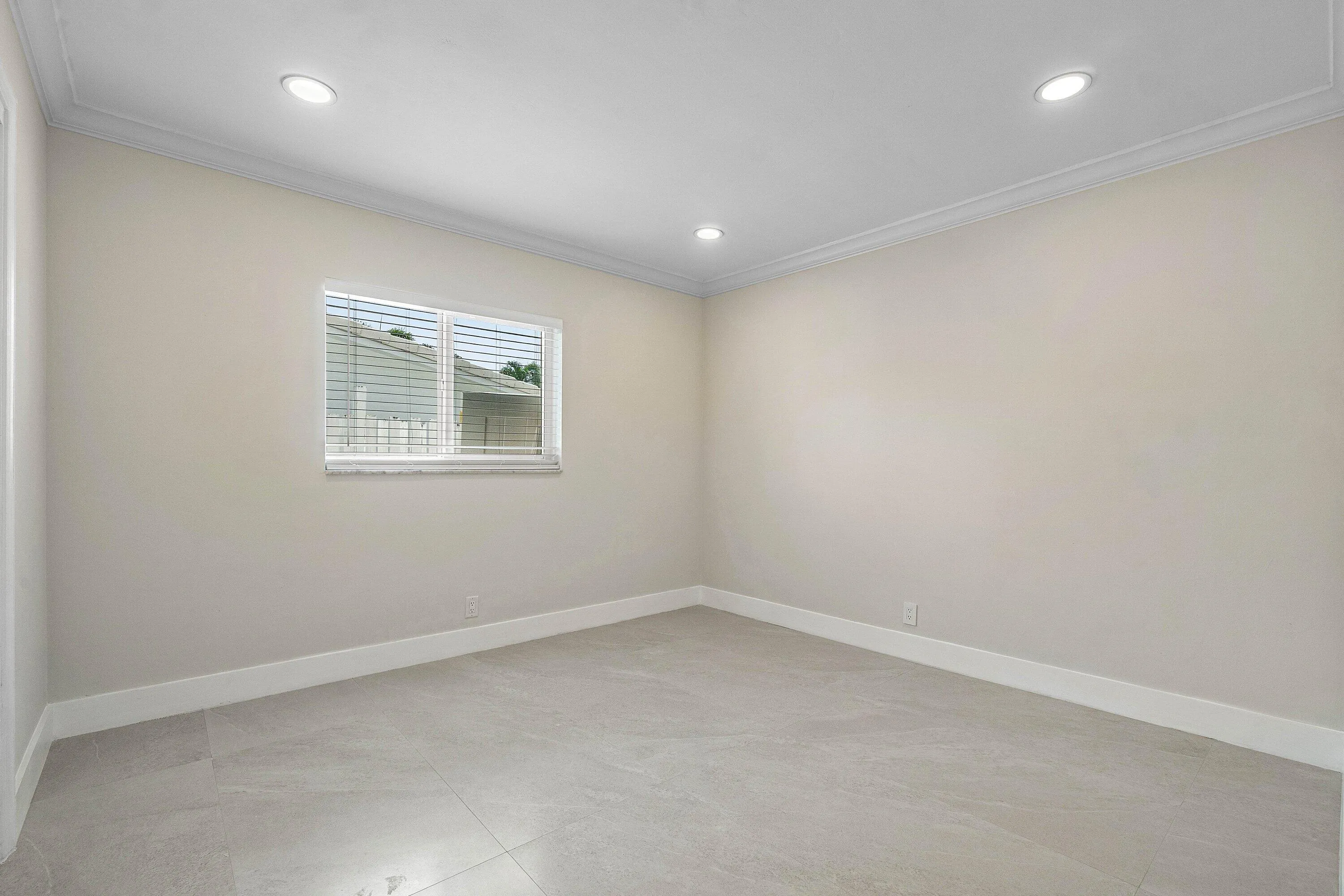 034-1525Southeast6thStreet-DeerfieldBeac