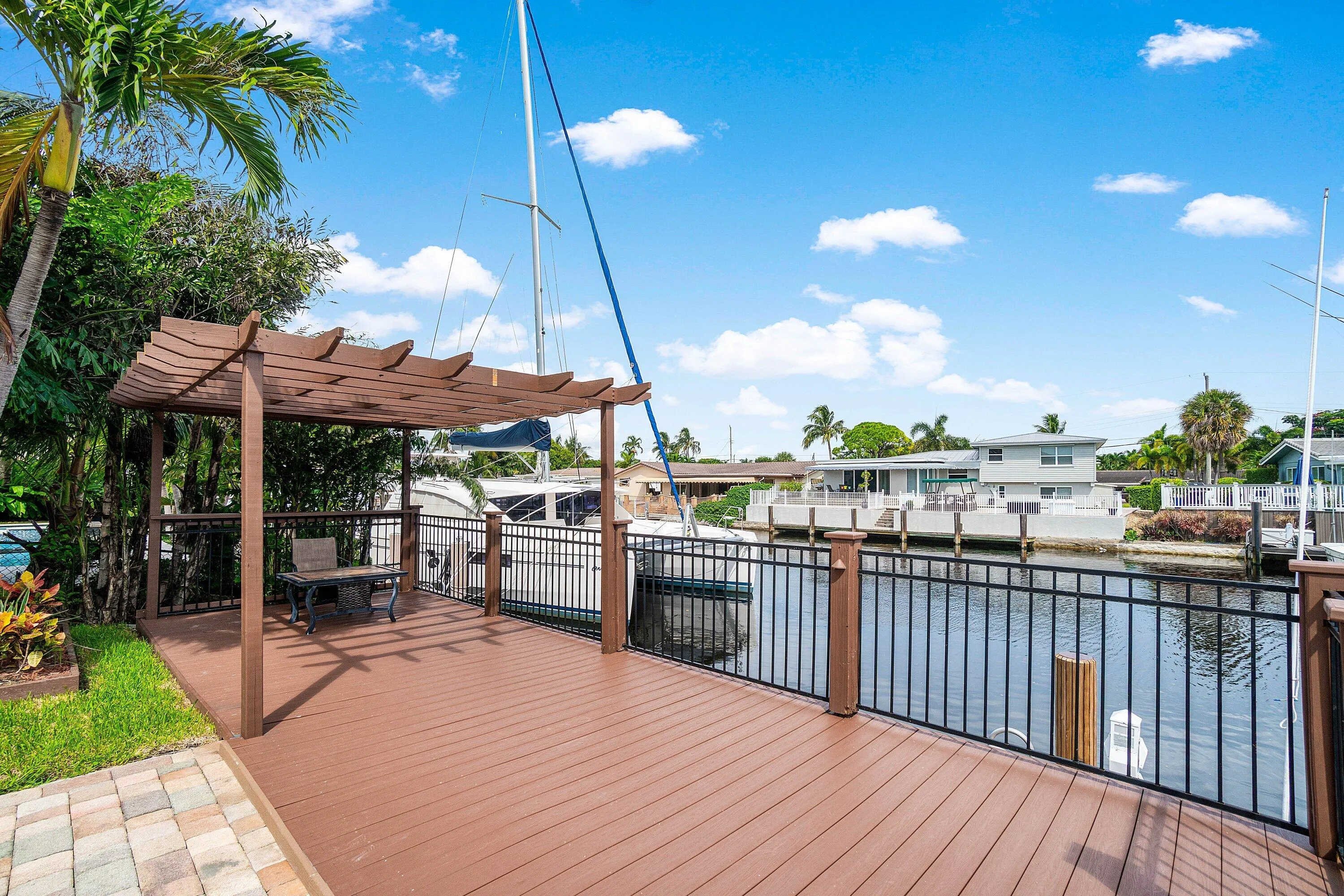 049-1525Southeast6thStreet-DeerfieldBeac