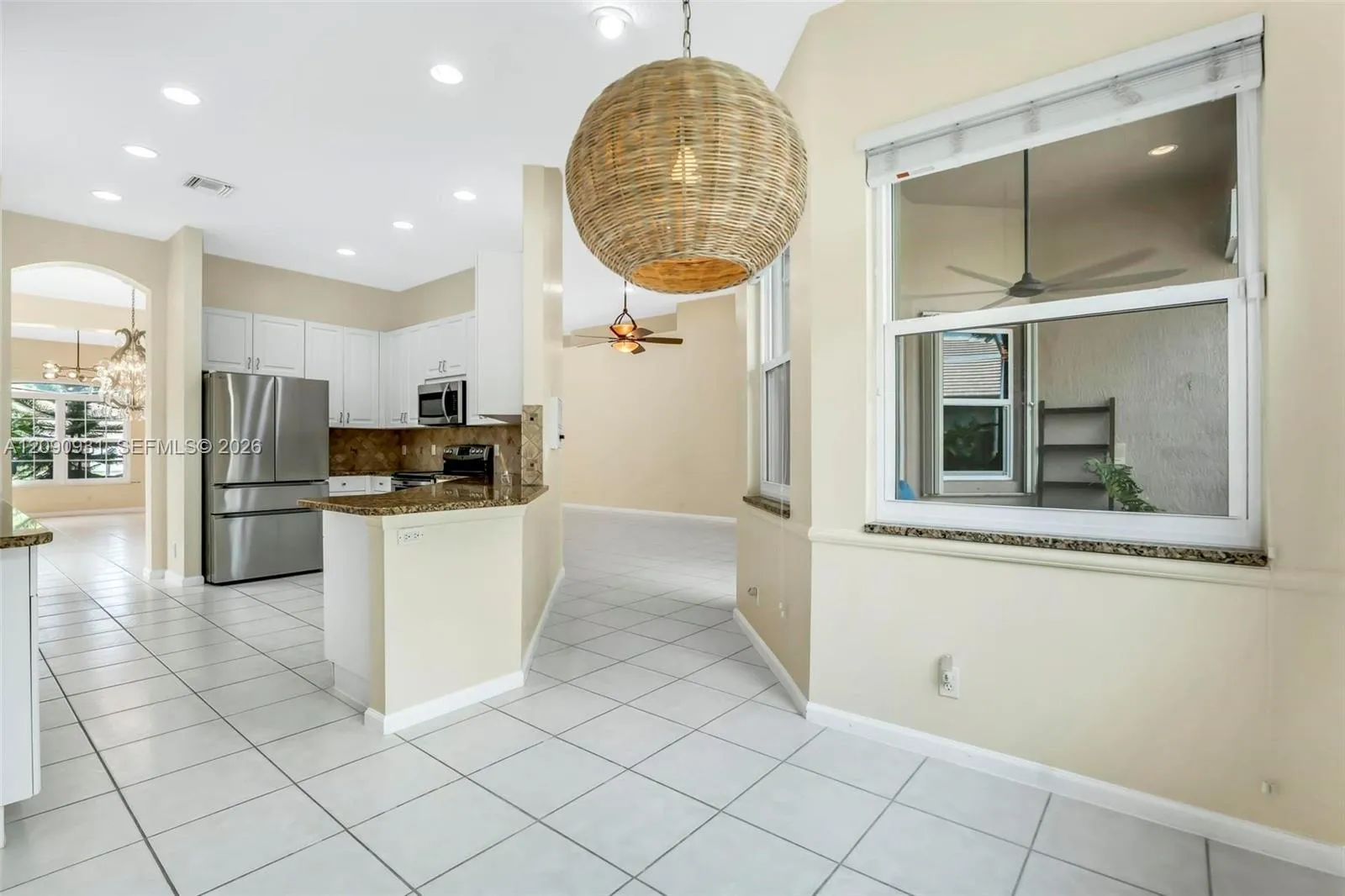 Kitchen/Eat in Kitchen area