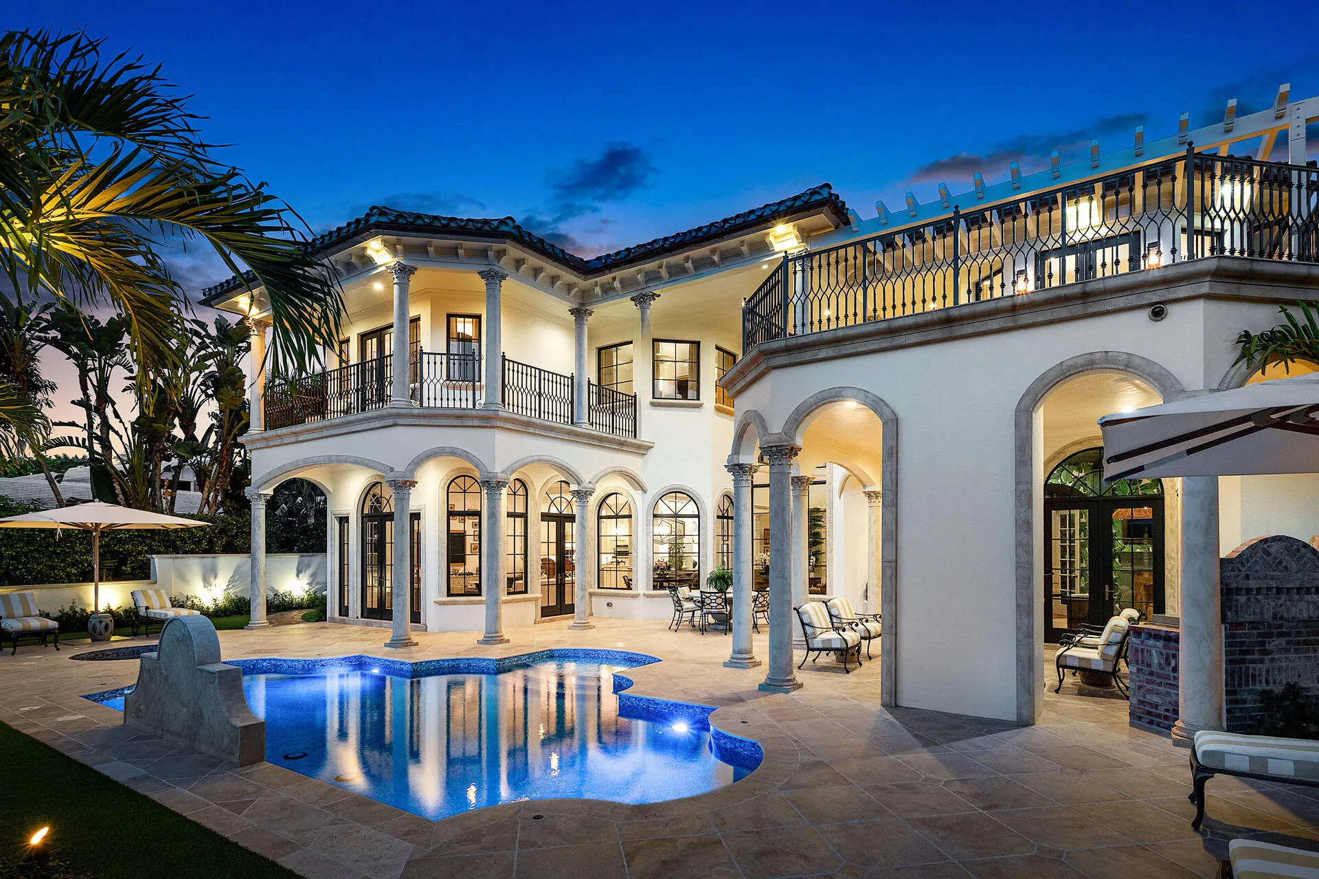 2055_Royal_Palm_Way_Dusk_10
