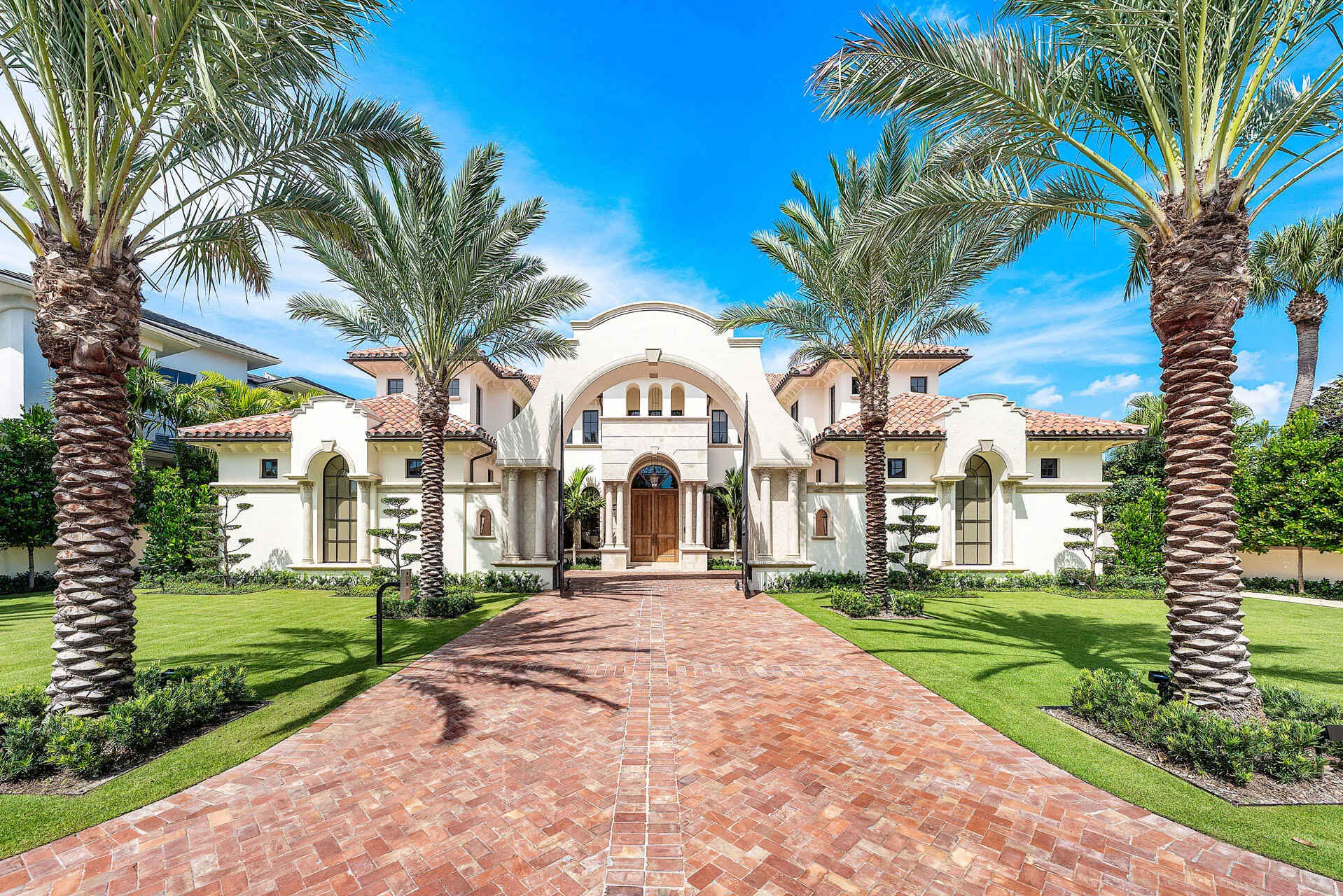 2055_Royal_Palm_Way_01