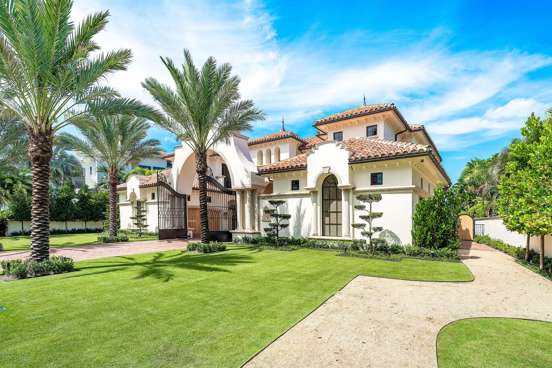 2055_Royal_Palm_Way_02