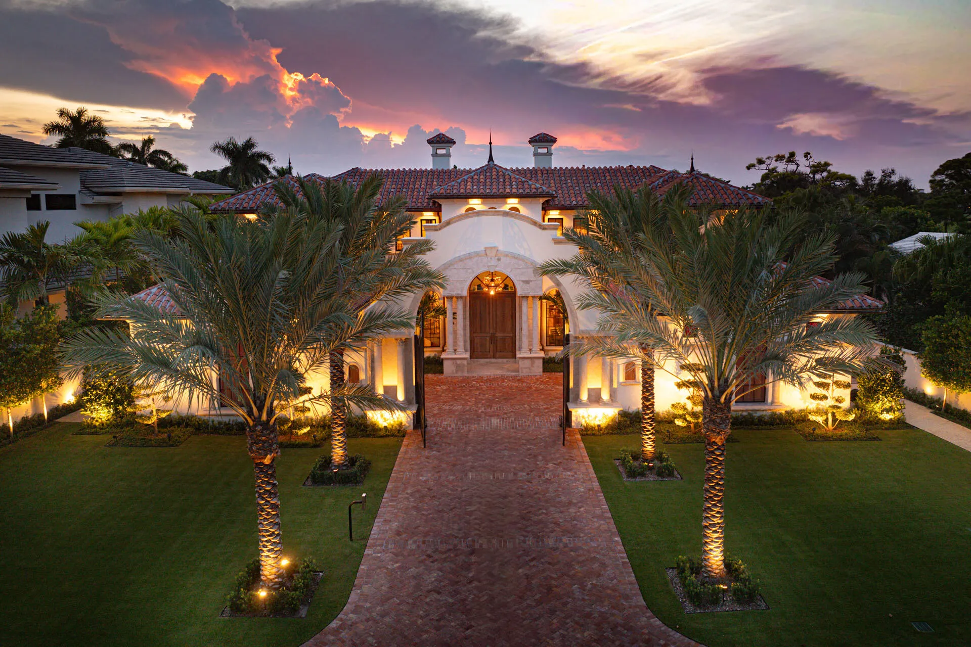 2055_Royal_Palm_Way_Dusk_17.0
