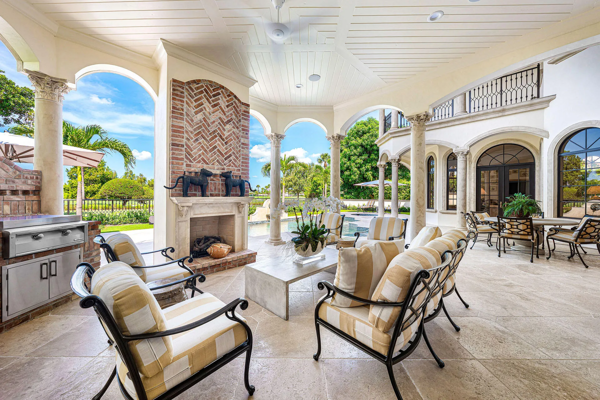 2055_Royal_Palm_Way_16
