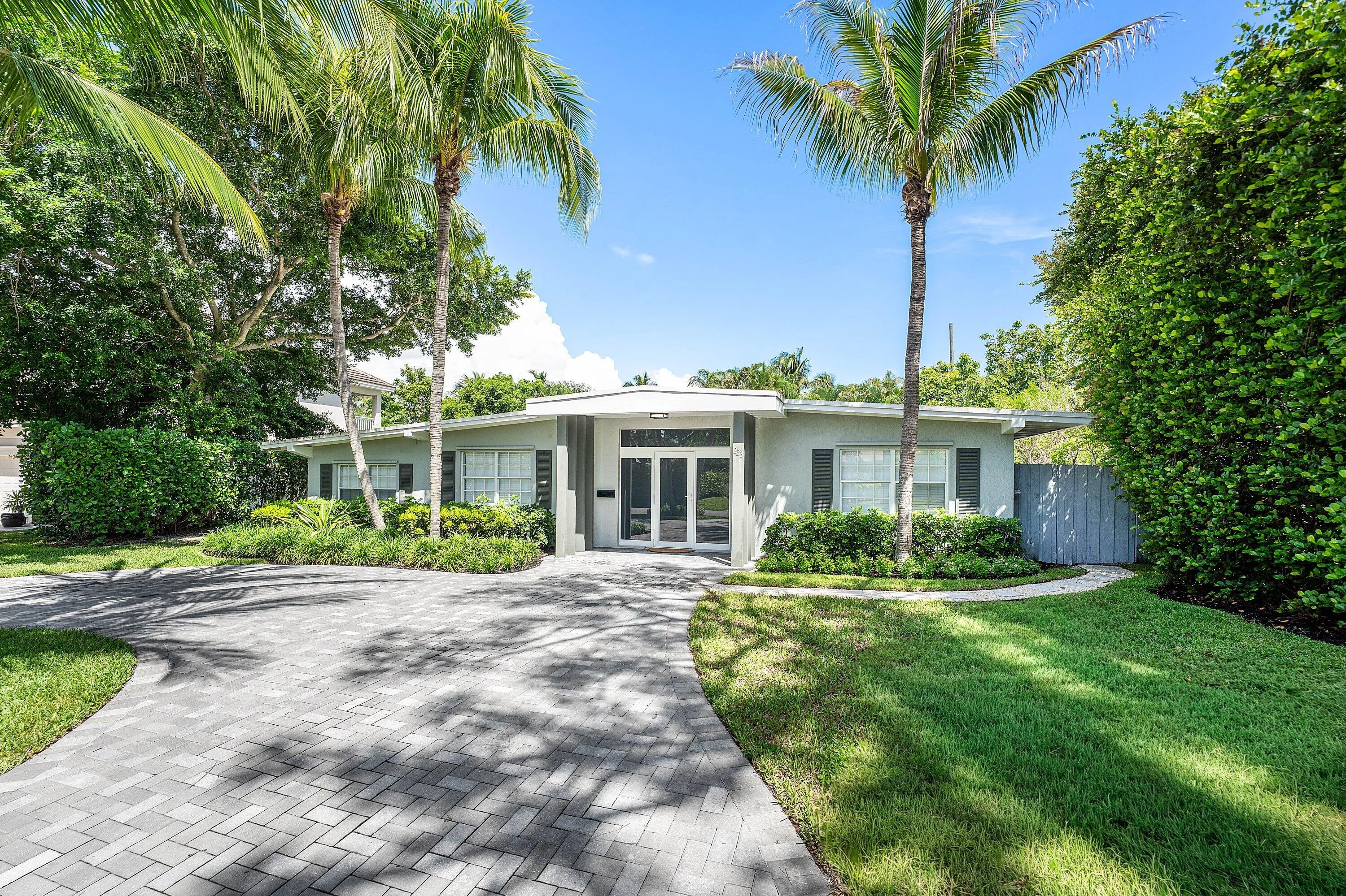 003-233LakeTerrace-DelrayBeach-FL-33444-