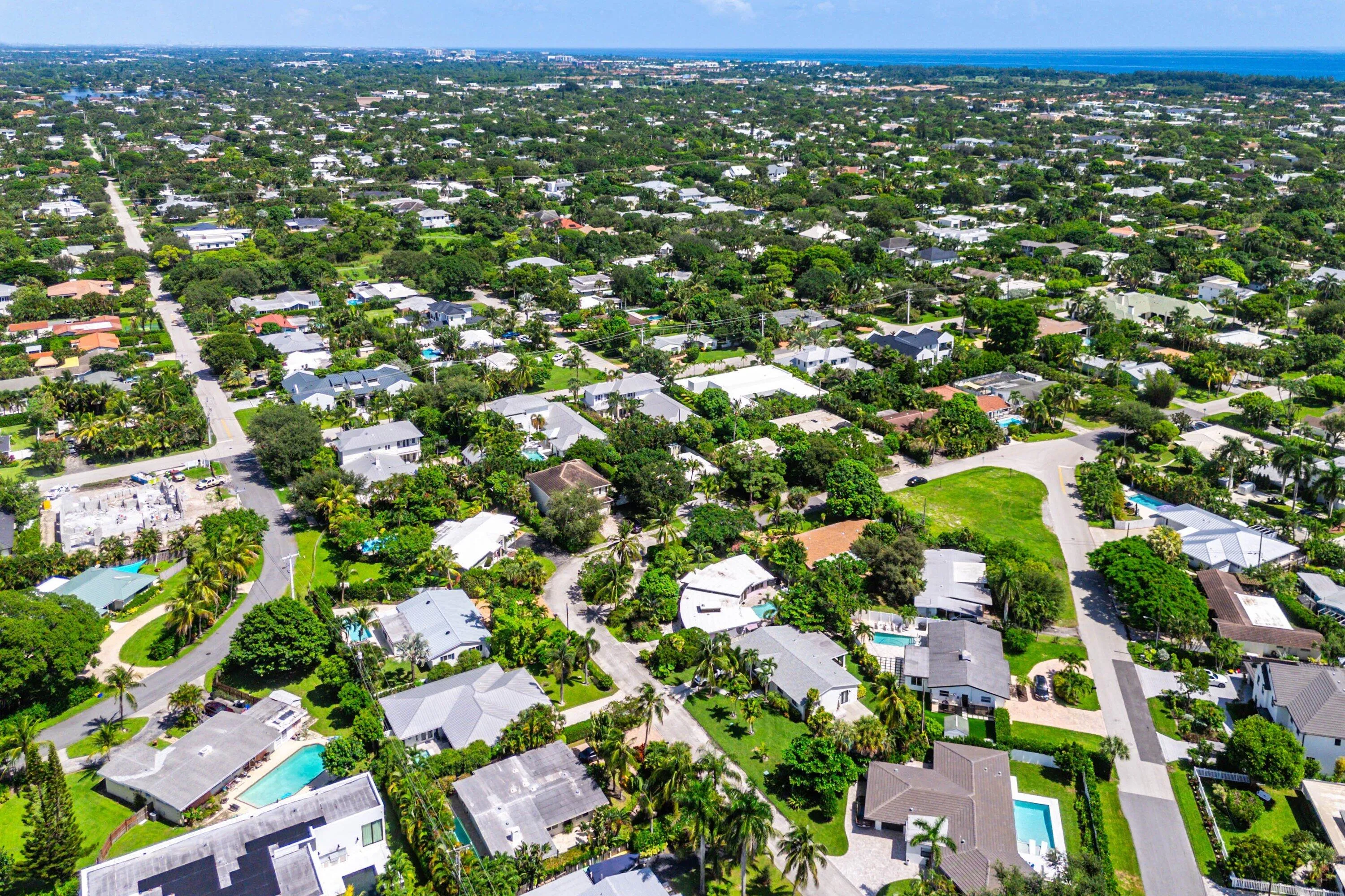 061-233LakeTerrace-DelrayBeach-FL-33444-