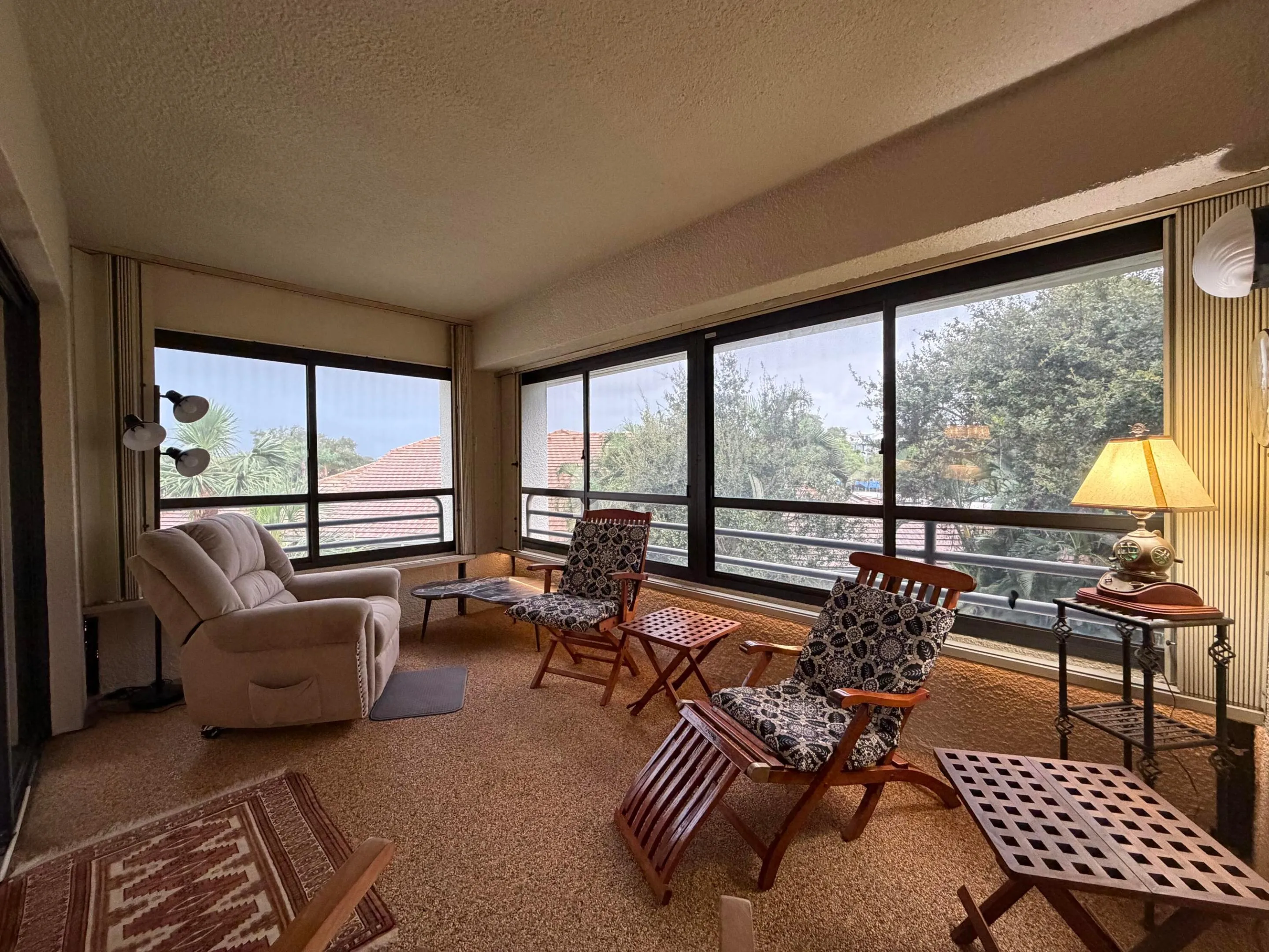 Screened Balcony