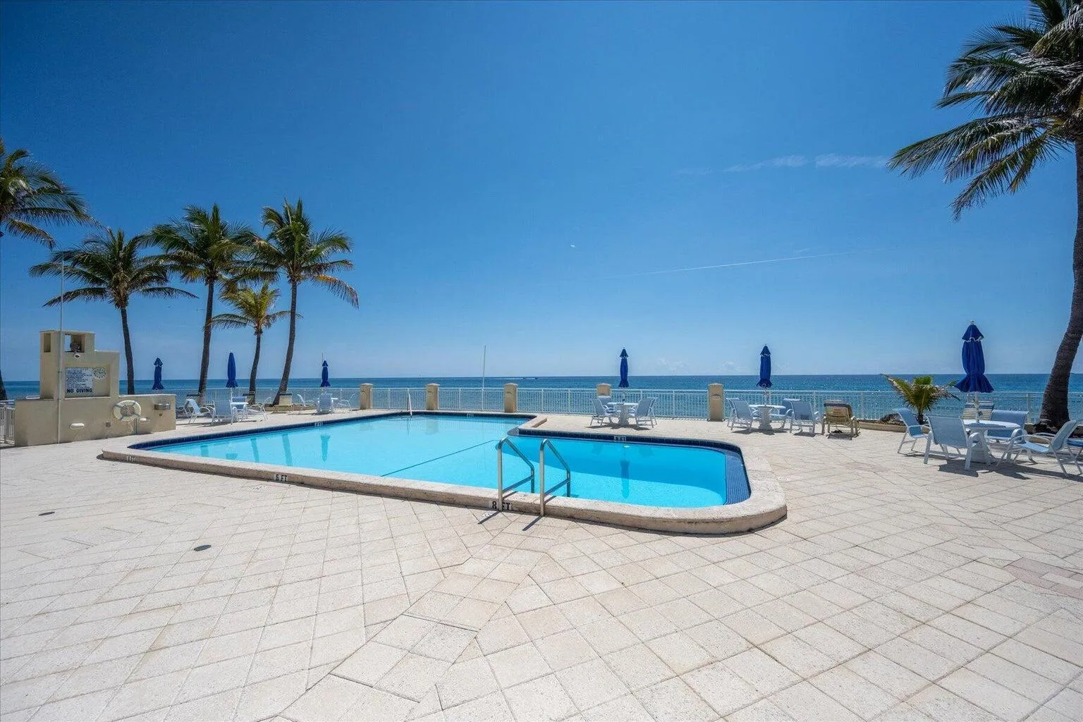 Pool Over Ocean pull back