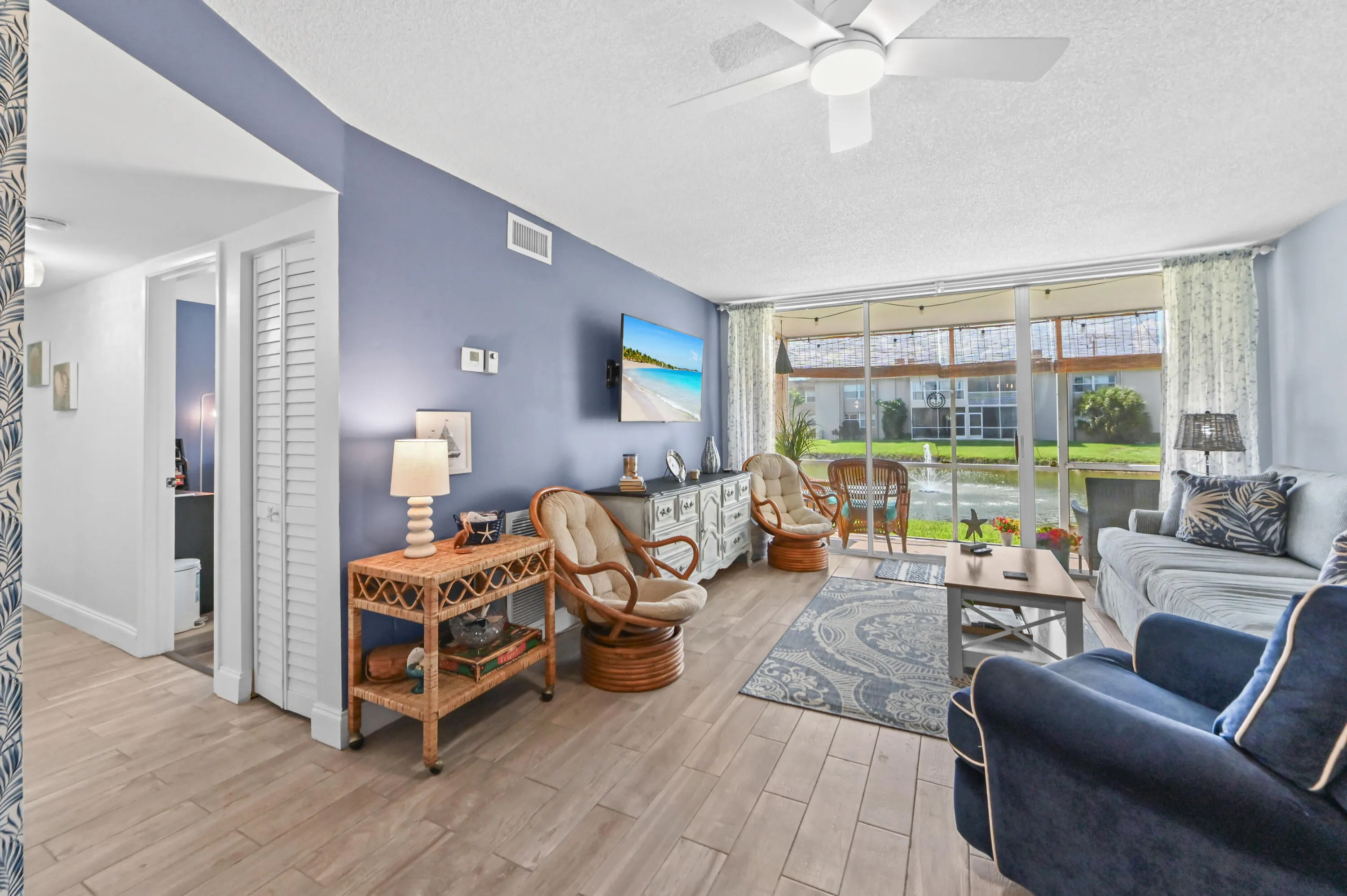 08 Living room 01