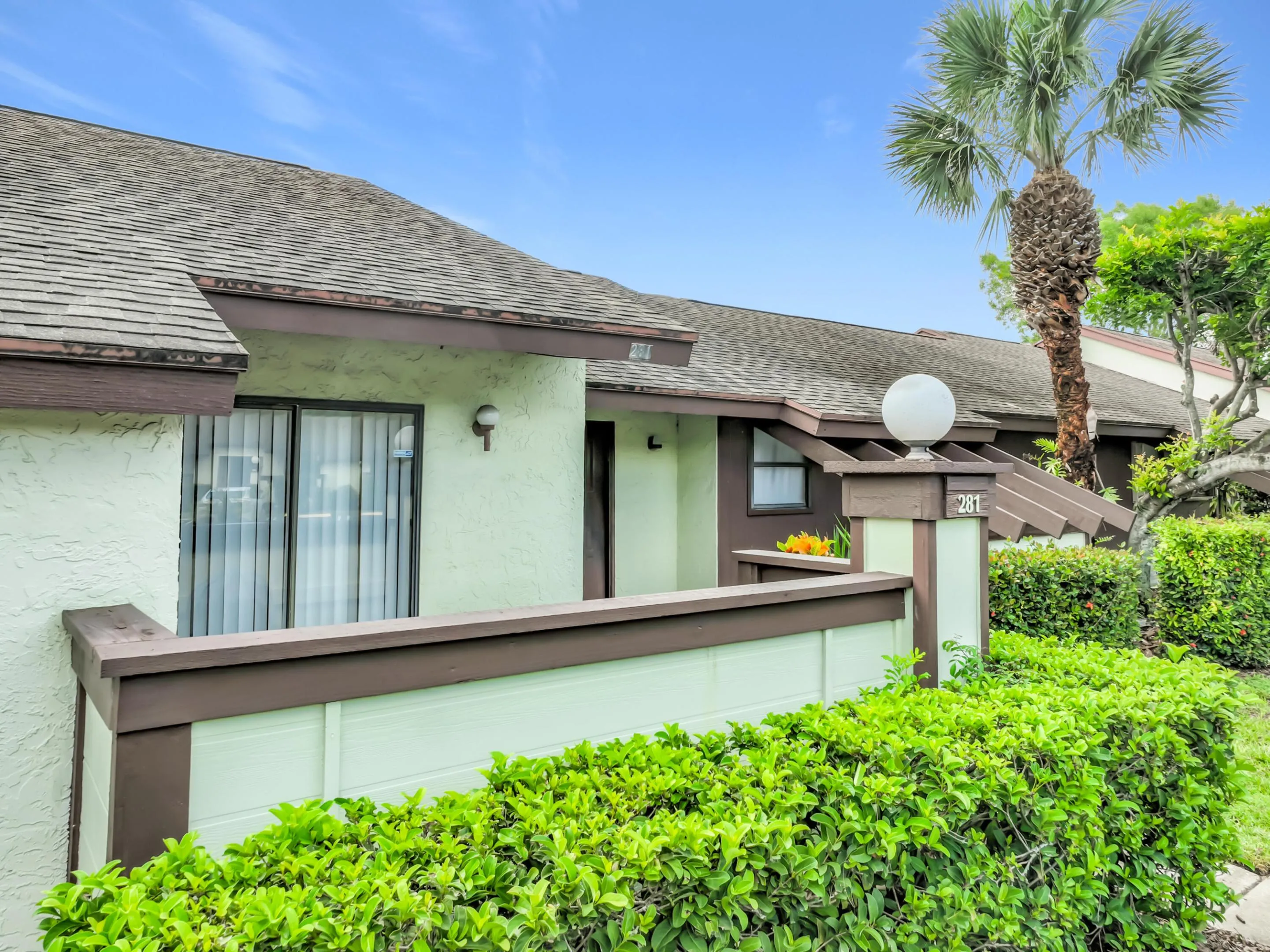 281 Amber Court-8