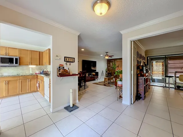 281 Amber Court-13
