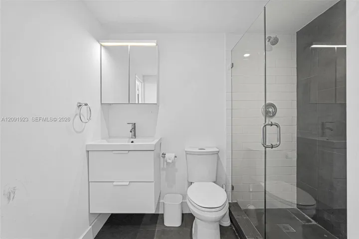 Principal bathroom