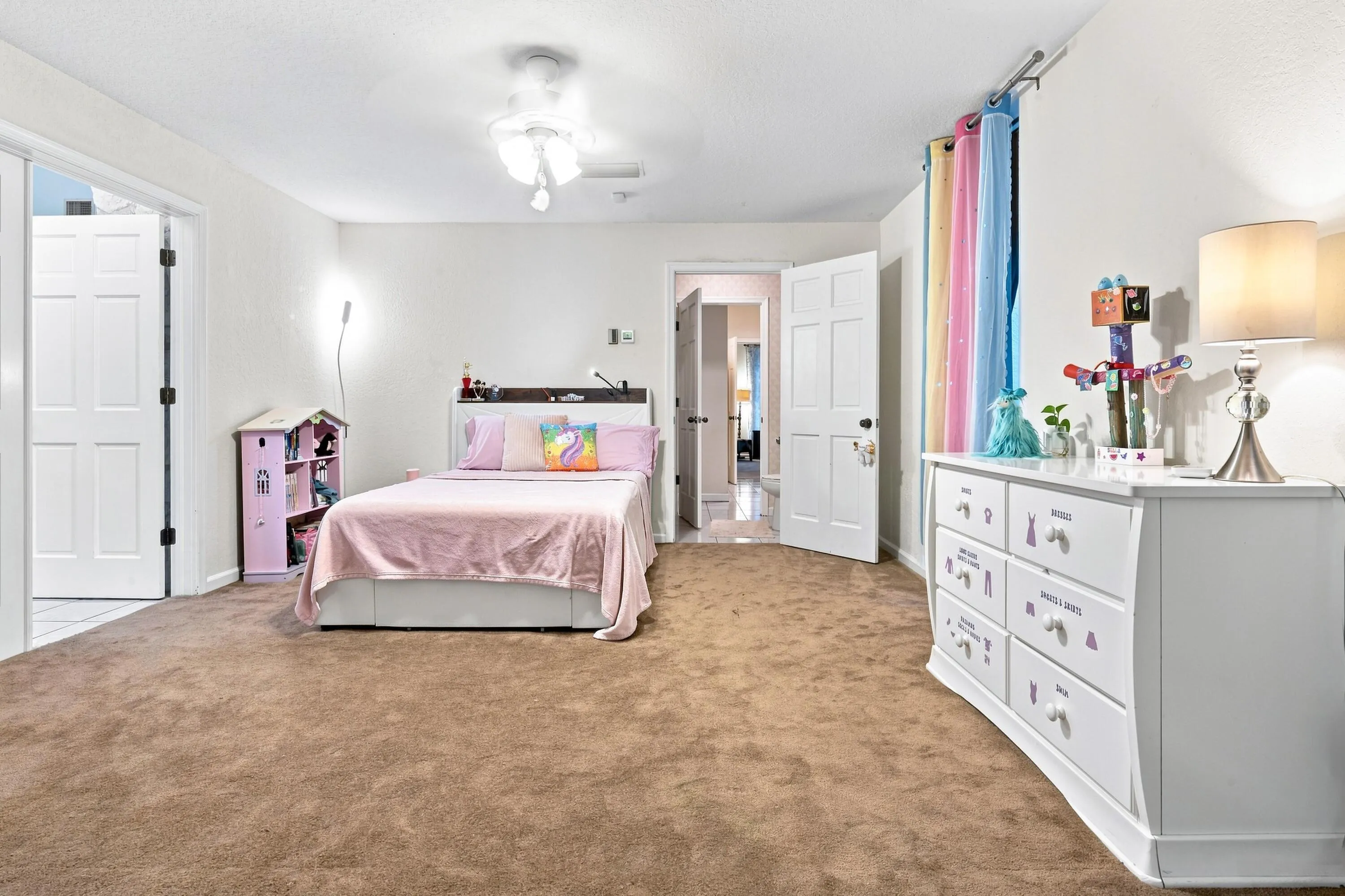 1st Guest bedroom