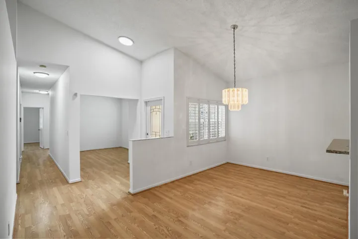 Dining to Foyer