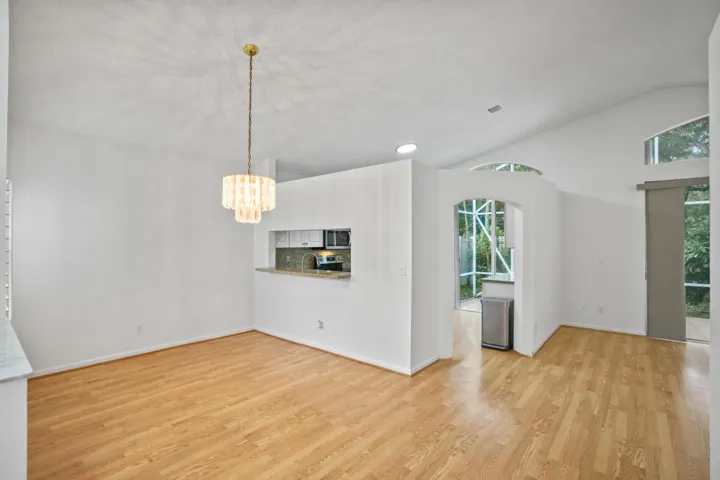 Dining to Kitchen