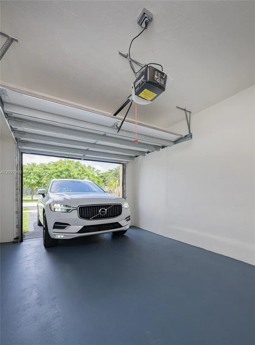 1 Car Garage