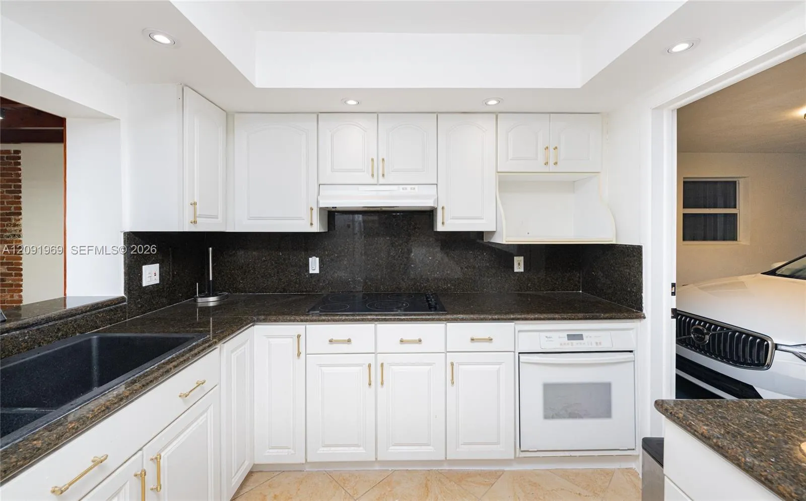 Kitchen/w Garage Entrance