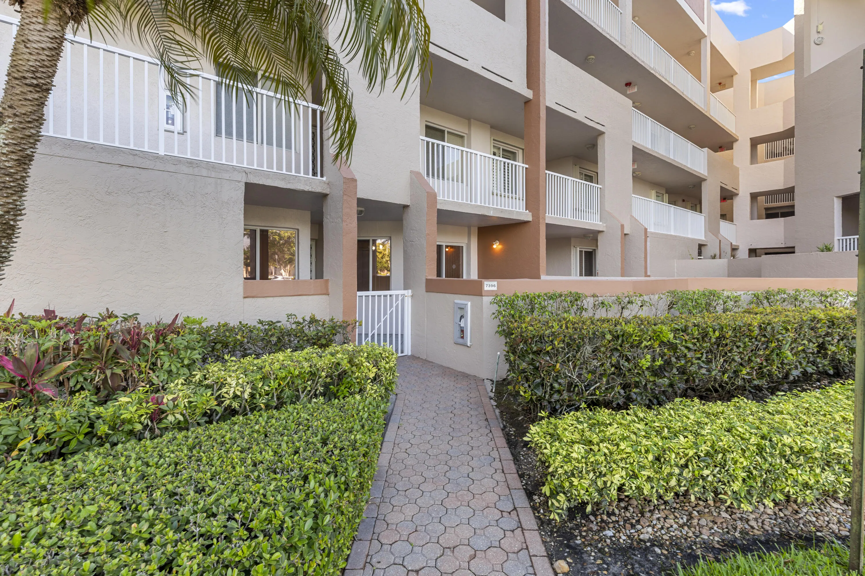Private Gated Entry to your Condo!
