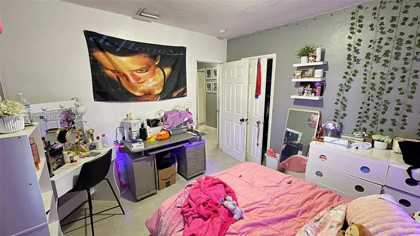 Photo 34