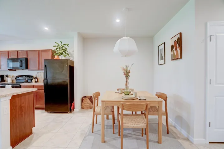Dining area - virtually staged