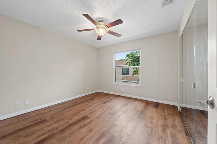 502 Lakewood Dr 10b-17