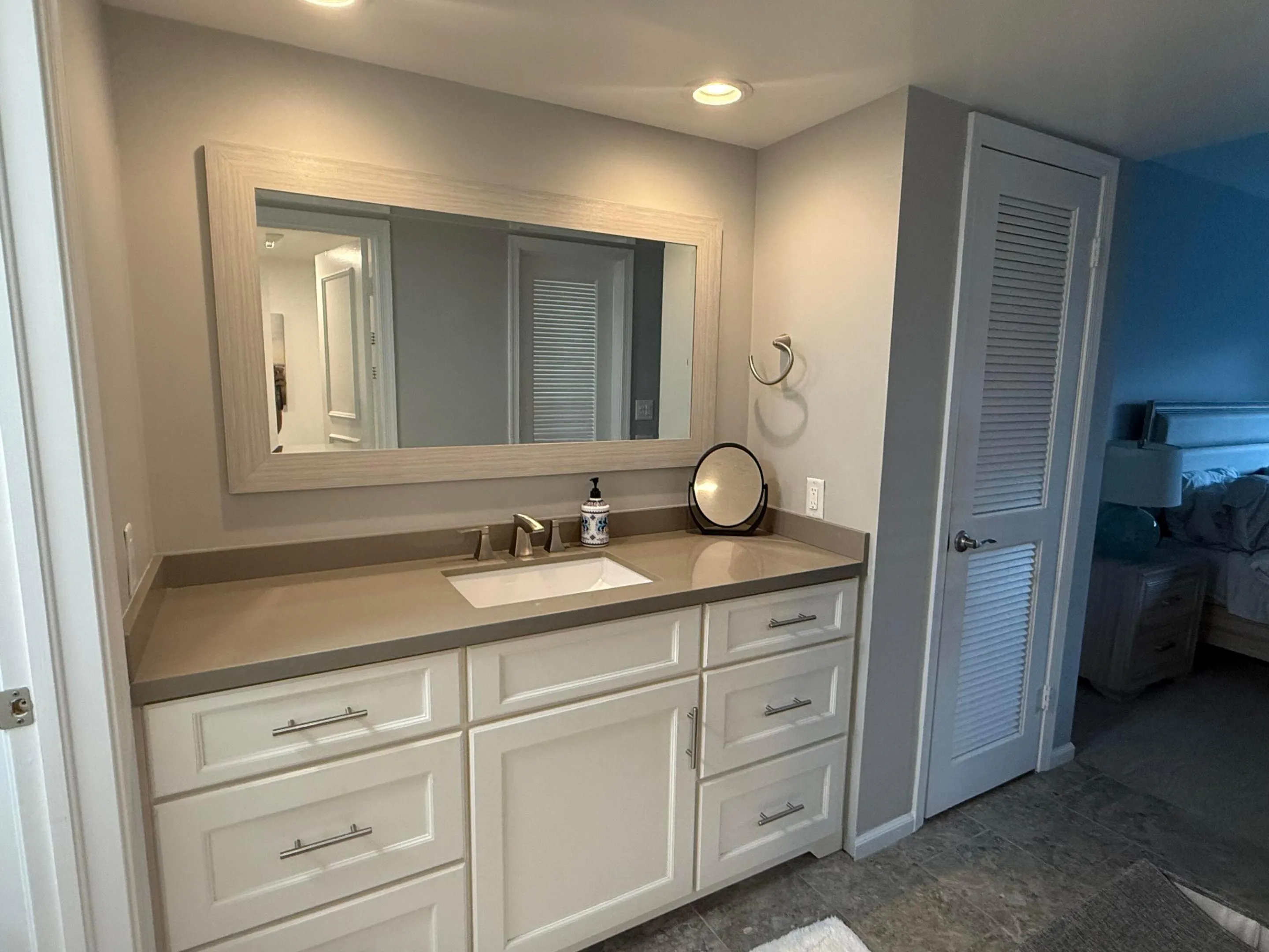 Master vanity