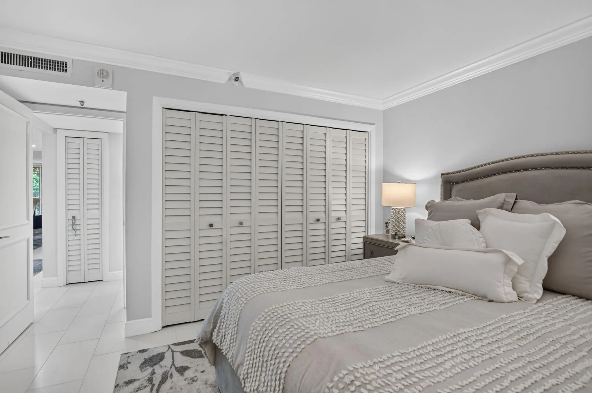 LARGE CLOSET