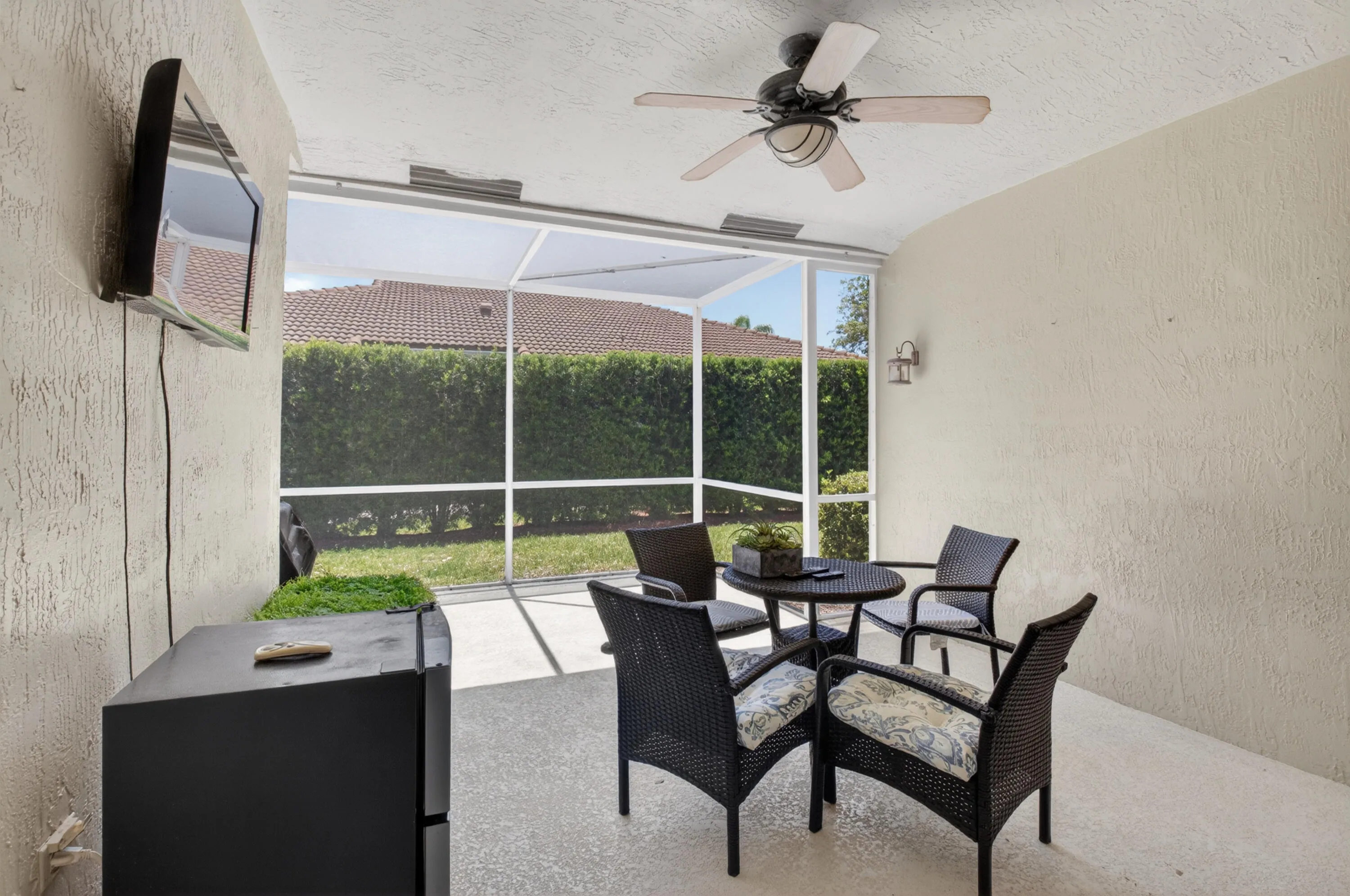 Screened-In Back Patio